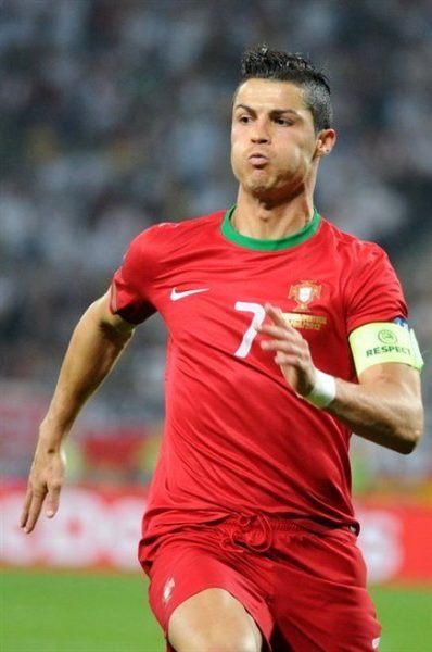 Cristiano_Ronaldo_Portugal_National_team 